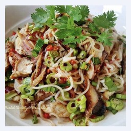 ยำขนมจีน (ไม่ใส่ปลาร้า)