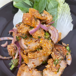 น้ำตกหมูกรอบ