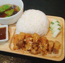 ข้าวหมูทอดน้ำปลา