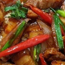 ผัดพริกเผาหมูกรอบ