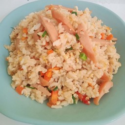 ข้าวผัดไส้กรอก