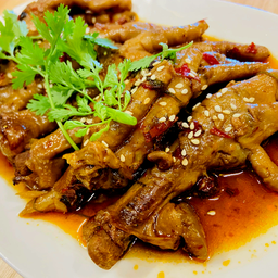 11.ตีนไก่ตุ๋นหมาล่า 麻辣鸡爪 Spicy chicken feet