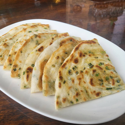 24.ชงโหยวปิ่ง (แพนเค้กต้นหอม)葱油饼