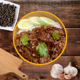 ข้าวเนื้อโคขุนทอดกระเทียม