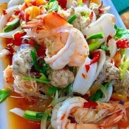 ส้มตำยำแซ่บ