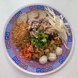 ก๋วยเตี๋ยวบ้าน บ้าน ลาดปลาเค้า 72