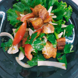 ยำหมูกรอบ