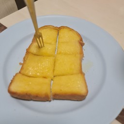 ปังปิ้งเนยนม