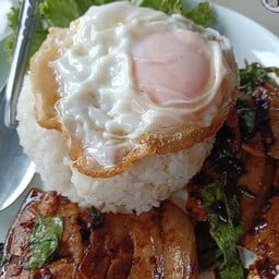 กะเพราเด็ดเอ๊ดแว่น อุดมสุข
