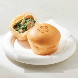 ขนมปังไส้ผักโขมและเห็ด สเปลท์ (1 ชิ้น)