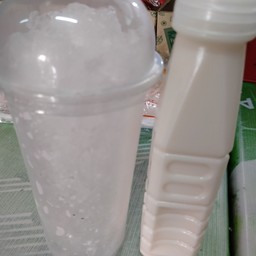 นมสดหอมๆแยกน้ำแข็ง