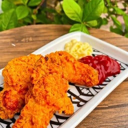 ไก่ กะ ไข่ - ครัวบ้านเกรซ เกรซ โฮสเทล