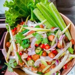 ข้าวไก่ทอดน้ำจิ้มมะม่วง (นอยอ่าา)