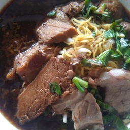 เส้นหมี่เนื้อน้ำตกเปื่อยชิ้นเอ็นสูตรโบราณน้ำตกหอมๆ