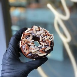 Donut CHOCOLATE ALMOND