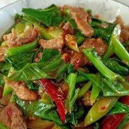 ผัดคะน้าหมูชิ้น(กับข้าว)