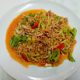 ยำมาม่าหมูสับ