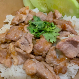 หมูกระเทียม