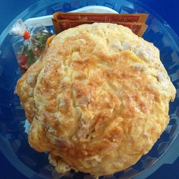 ข้าวราดไข่เจียวแหนม