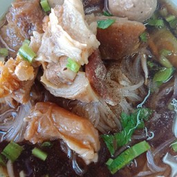 เส้นเล็กน้ำตกเนื้อ