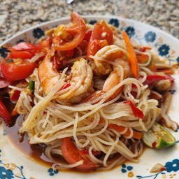 ตำขนมจีนกุ้งลวก