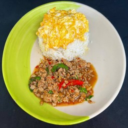 ข้าวไข่ข้นกะเพราหมูสับ