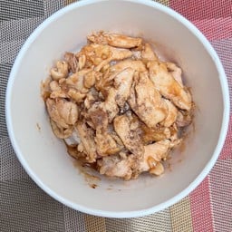 ข้าวไก่ผัดกระเทียม