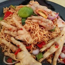 ตำมาม่าปลาล้าตีนไก่