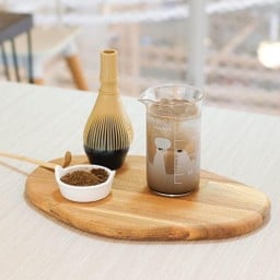 Iced Premium Hojicha Latte