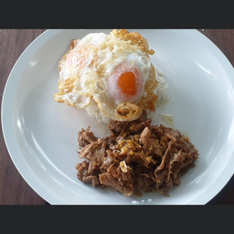 ข้าวเนื้อโคขุนทอดกระเทียม+ไข่ดาวคู่