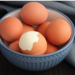 ไข่ต้มฟองละ