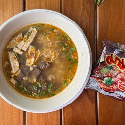 ก๋วยจั๊บเส้นมาม่ารสต้มยำ