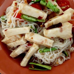 ตำขนมจีนหมูยอหนังลวก