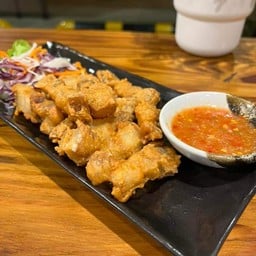 สามชั้นทอดน้ำปลา