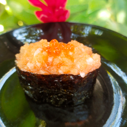 Negi salmon sushi