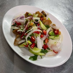 ยำหมูกรอบ