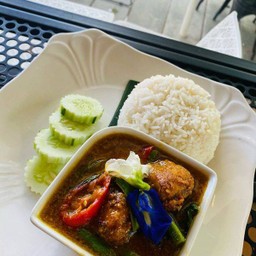 ข้าวเครื่องแกงปลากะพง