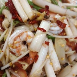 ตำปูปลาร้าไหลบัวกุ้งสุก