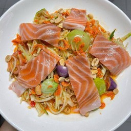 ตำไทยมาม่า+แซลมอนบราวน์