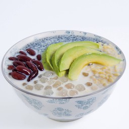 น้ำเต้าหู้ร้อน ทรงเครื่อง+เนื้ออะโวคาโด