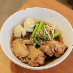 ก๋วยเตี๋ยวไก่ตุ๋น