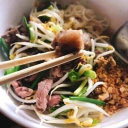 แห้งเนื้อถาด