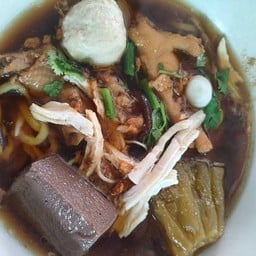 เสกจิ้มจุ่ม-ก๋วยเตี๋ยวไก่มะระบุฟเฟ่ต์บ้านดอน บ้านดอน