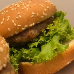 เบอร์เกอร์หมู+ไก่ทอด+เฟรนฟราย