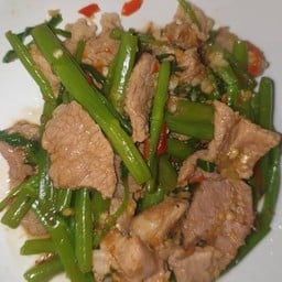 ผัดผักบุ้งหมูชิ้น