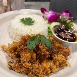 ข้าวหมูทอดซอสญี่ปุ่น