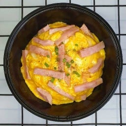 ครัวรักไข่ - ข้าวไข่ข้น ข้าวกะเพรา by Aunyarin