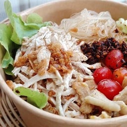ติดกาก เส้นหมี่ไก่ฉีก หมี่คลุก
