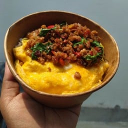 TJ.B.ข้าวกะเพราไข่ข้น