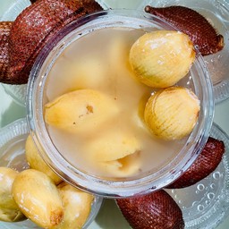 ข้าวเหนียวมะม่วง น้ำปลาหวาน by อายาย่า